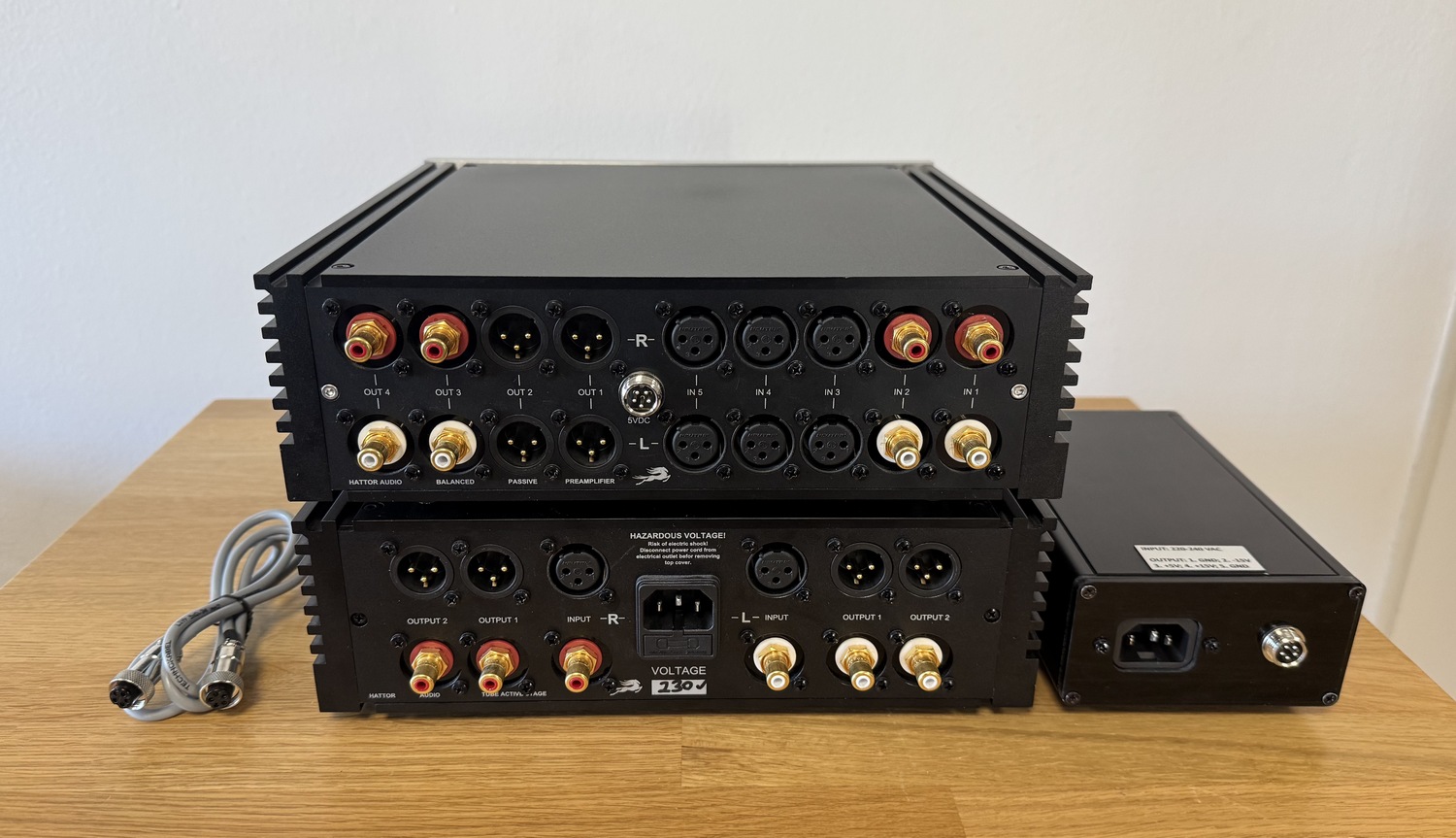 Hattor Audio The Big Dual mono Preamp a Tube Active Stage High-End Audio analogový předzesilovač - set