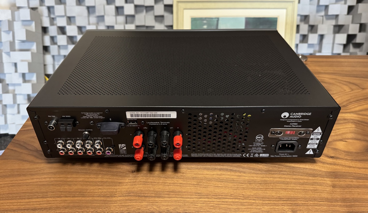 Cambridge Audio AXR85 kvalitní stereo receiver lunární šedá