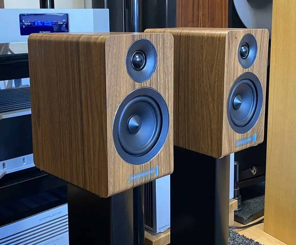 Acoustic Energy AE100 Hi-Fi Audio regálové/stojanové repro/reproduktory/reprosoustavy ořech