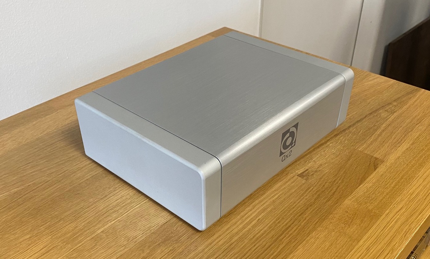 Nordost QRT QX2 High-End Audio napájecí čistička s Quantum Resonant Technology