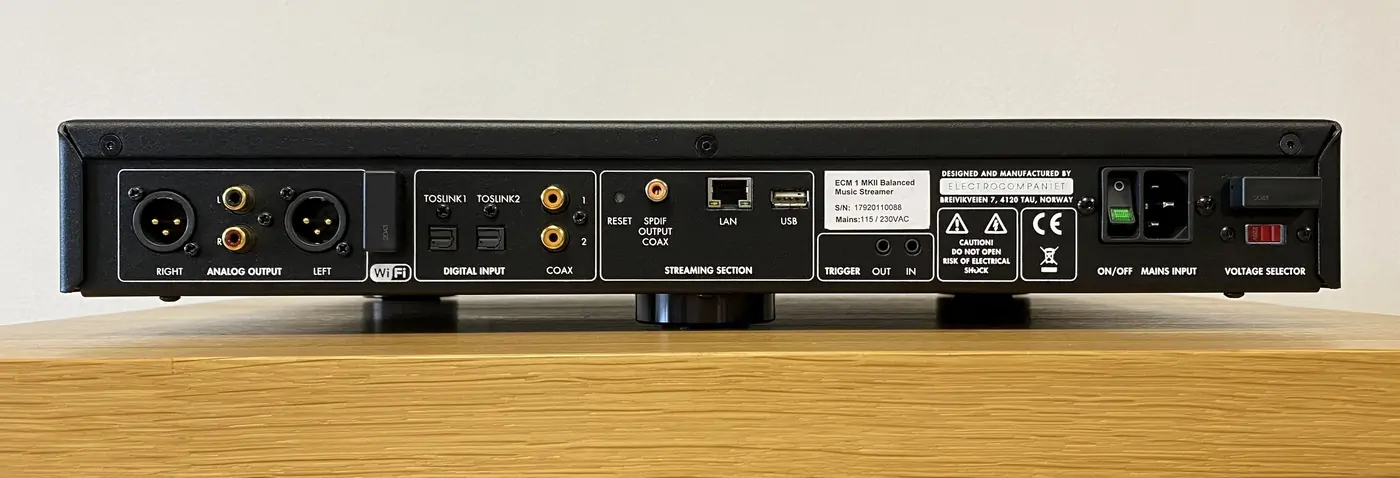 Electrocompaniet ECM 1 MKII High-End Audio síťový přehrávač/streamer, digitální předzesilovač a převodník/DAC černý