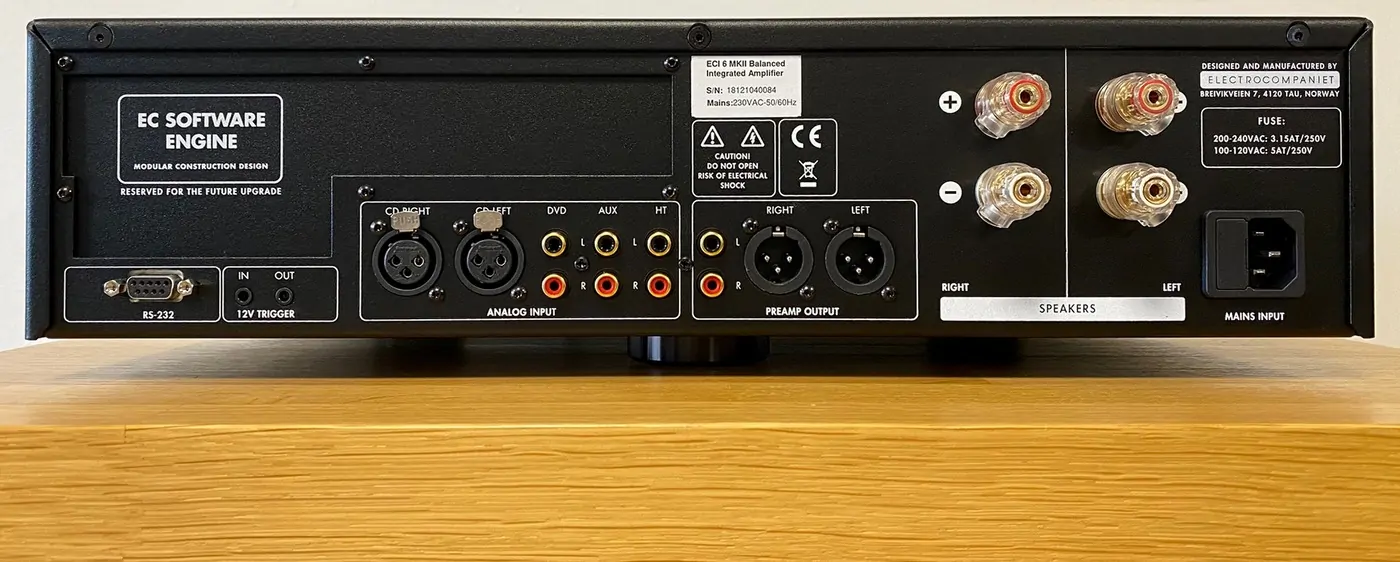 Electrocompaniet ECI 6 MKII High-End Audio integrovaný zesilovač černý