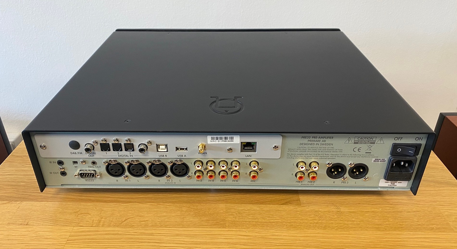 Primare PRE 32 High-End Audio předzesilovač, síťový přehrávač/streamer a převodník/DAC černý + MM30 Media Modul