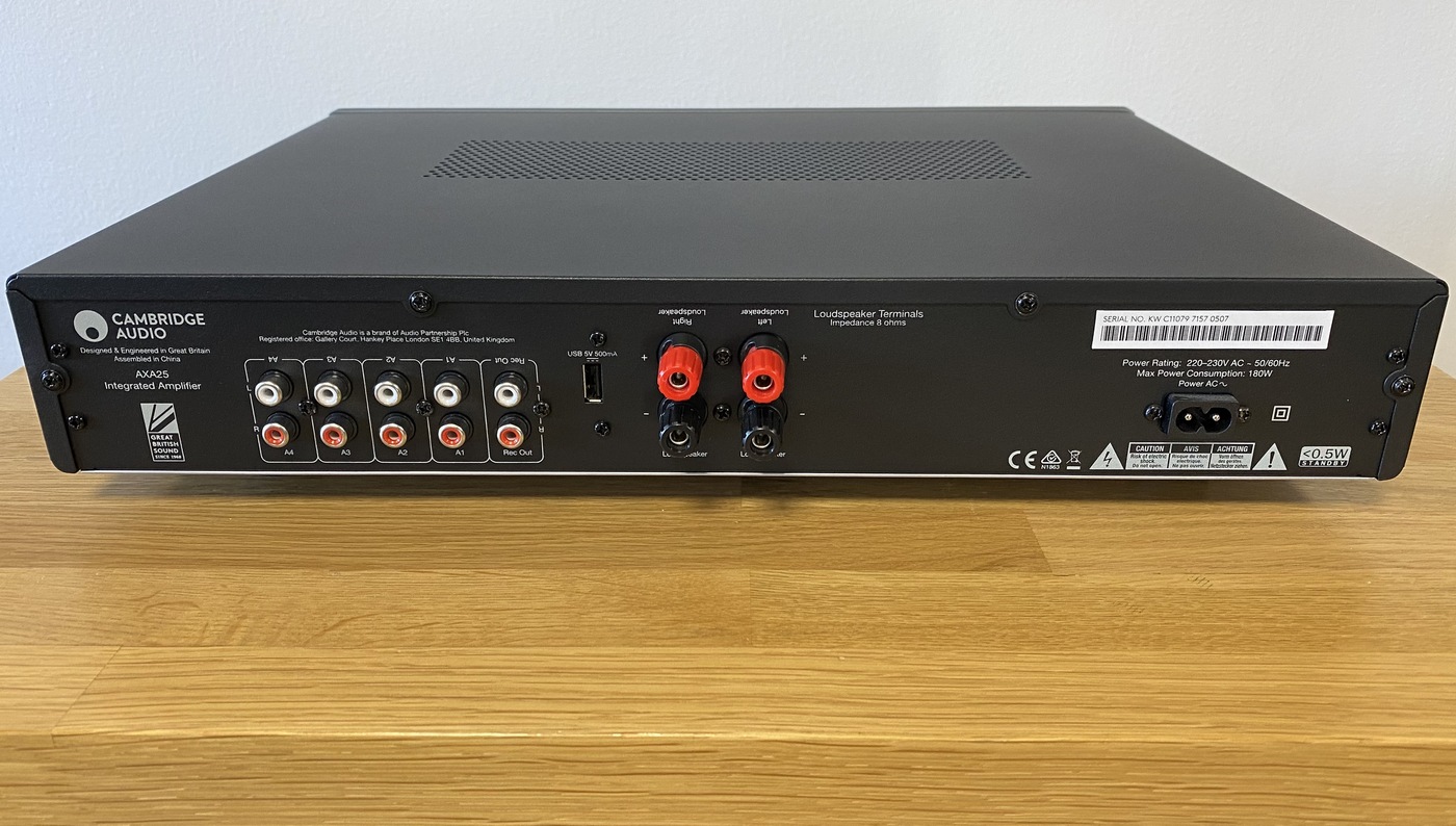 Cambridge Audio AXA25 Hi-Fi Audio integrovaný zesilovač lunarní šedá