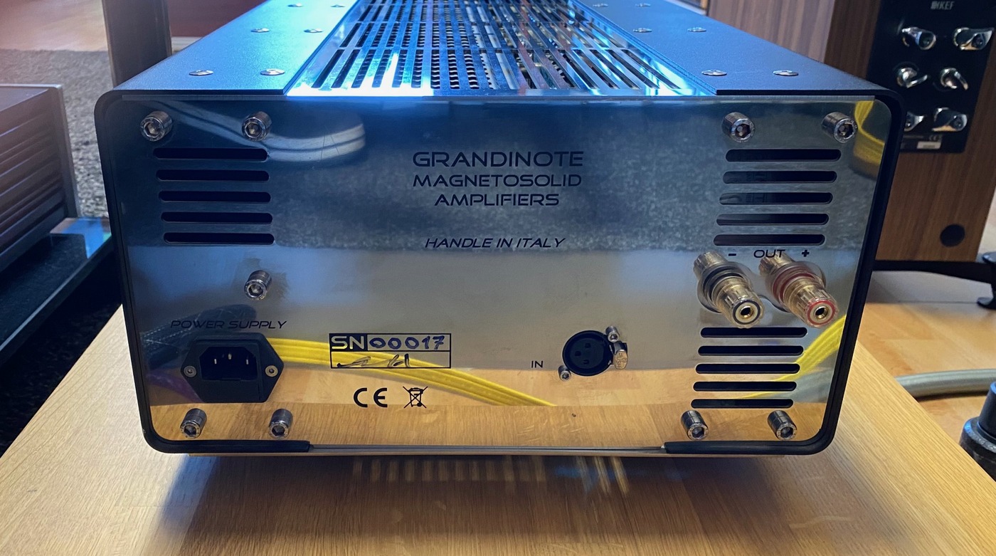Grandinote Demone High-End Audio koncové zesilovače - monobloky černé