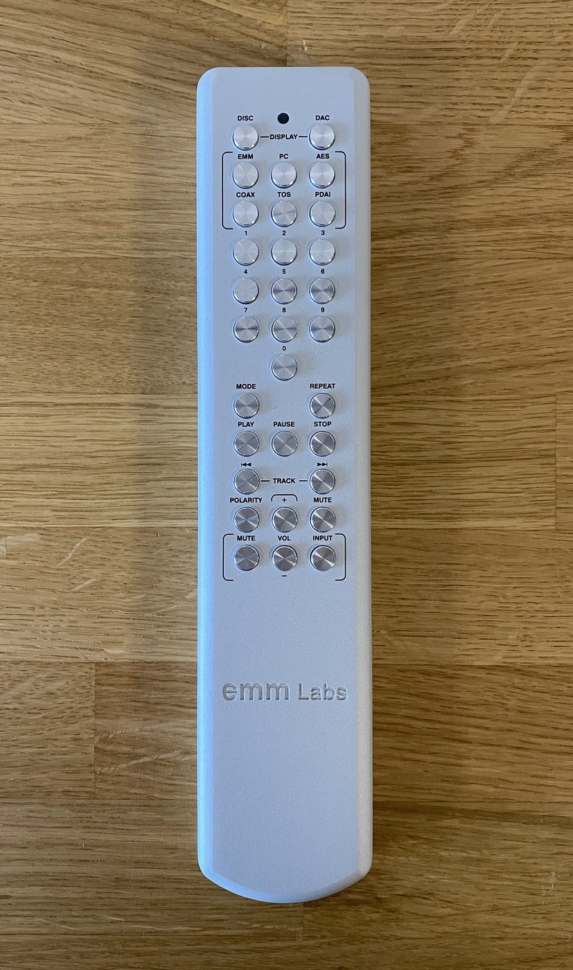 EMM Labs DA2 v2 High-End Audio referenční převodník/DAC stříbrný