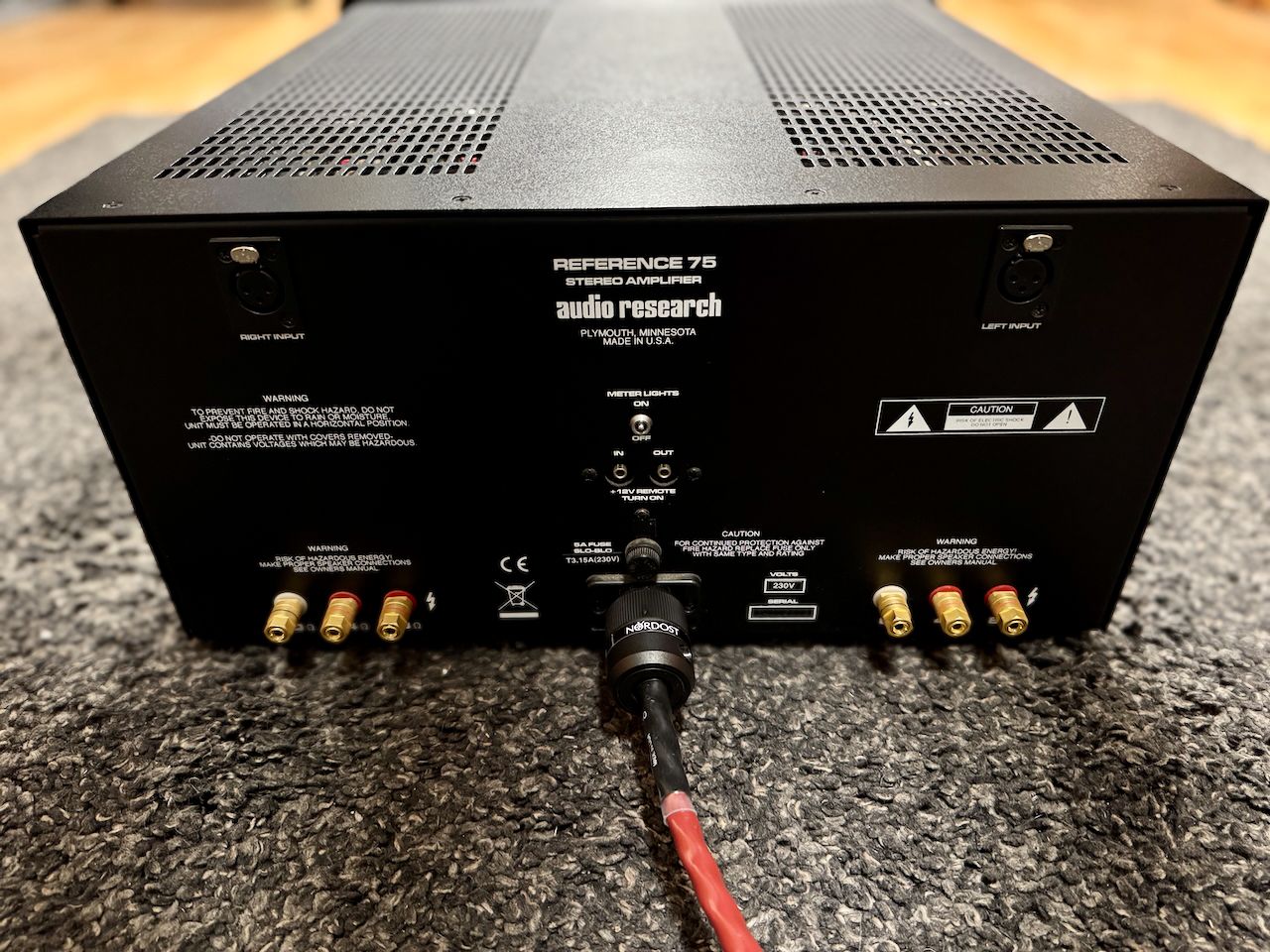 Audio Research Reference 75 High-End Audio lampový koncový zesilovač černý