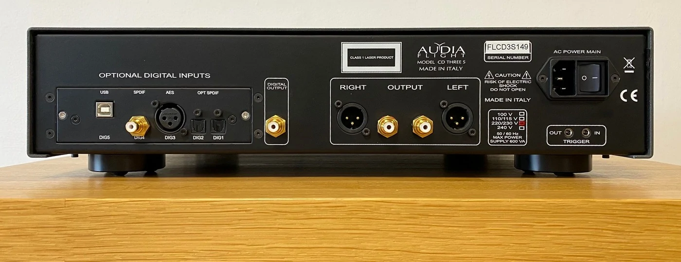 Audia Flight FL CD Three S High-End Audio CD přehrávač + modul digitálních vstupů stříbrný