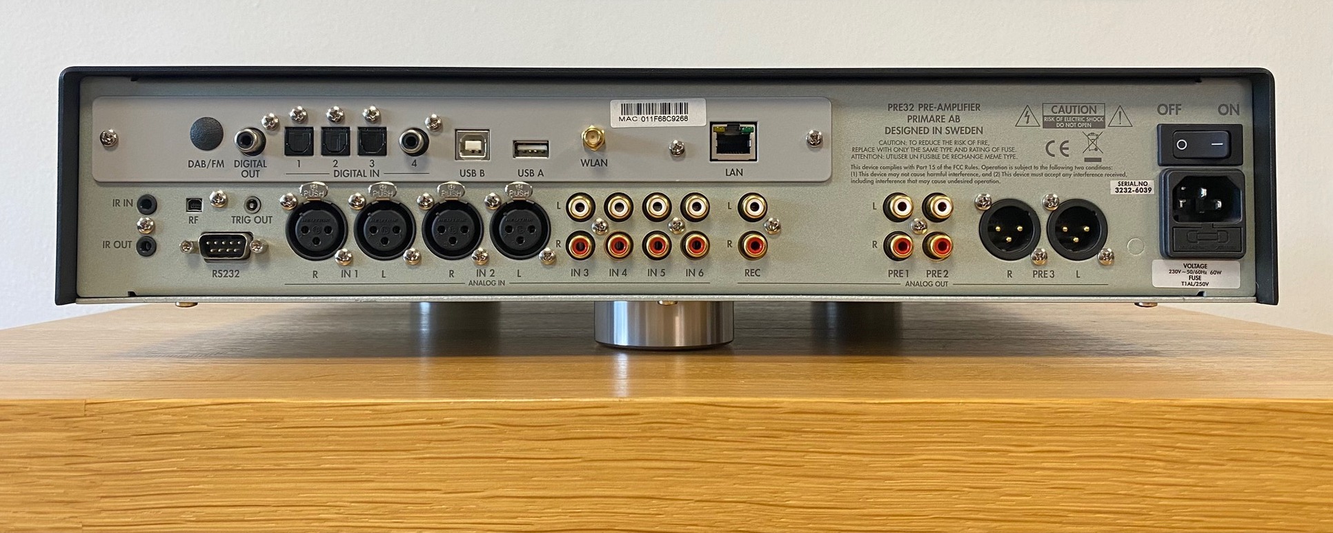 Primare PRE 32 High-End Audio předzesilovač, síťový přehrávač/streamer a převodník/DAC černý + MM30 Media Modul