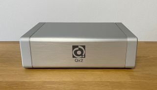 Nordost QRT QX2 High-End Audio napájecí čistička s Quantum Resonant Technology