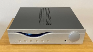 Audia Flight FL Three S High-End Audio integrovaný zesilovač stříbrný