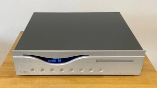 Audia Flight FL CD Three S High-End Audio CD přehrávač + modul digitálních vstupů stříbrný