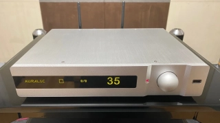 Auralic Polaris High-End Audio systém vše v jednom - integrovaný zesilovač, síťový přehrávač/streamer a převodník/DAC stříbrný