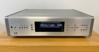 T+A Music Receiver High-End Audio systém vše v jednom - integrovaný zesilovač, CD přehrávač, síťový a FM/AM tuner a převodník/DAC stříbrný