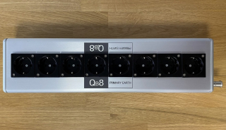 Nordost QRT QBASE QB8 MK II High-End Audio distribuční jednotka s Quantum Resonant Technology
